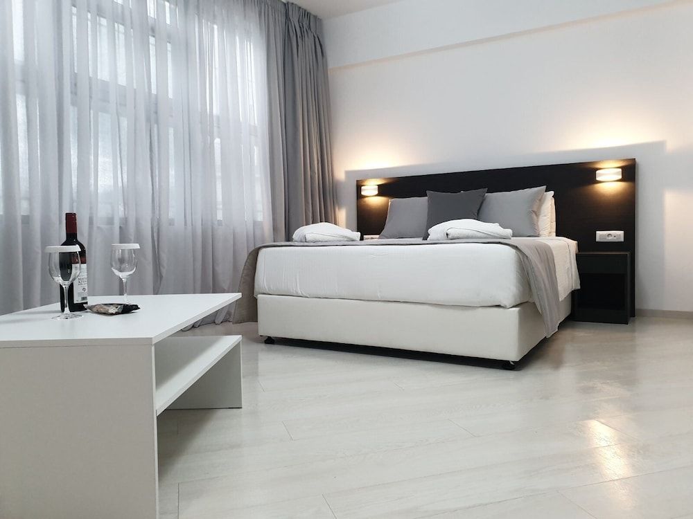Boss Boutique Athens - Image 3