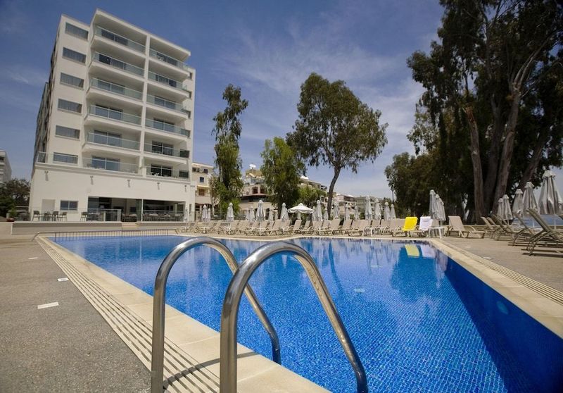 Harmony Bay Hotel - Image 1