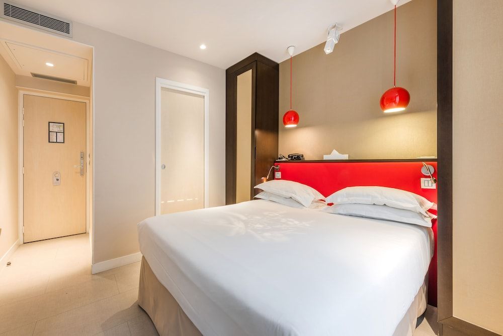 Hotel Eden Porte De Versailles - Image 9