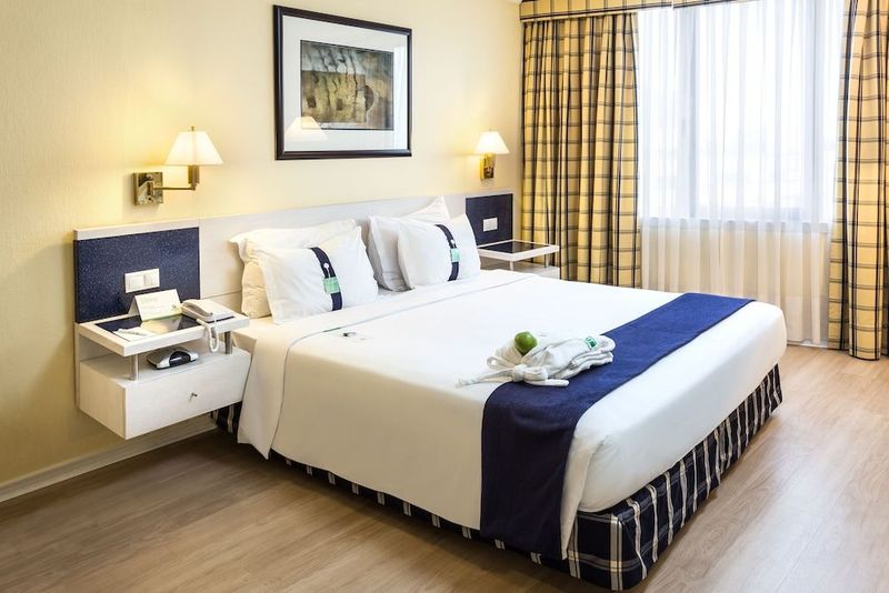 Holiday Inn Lisbon - Image 3