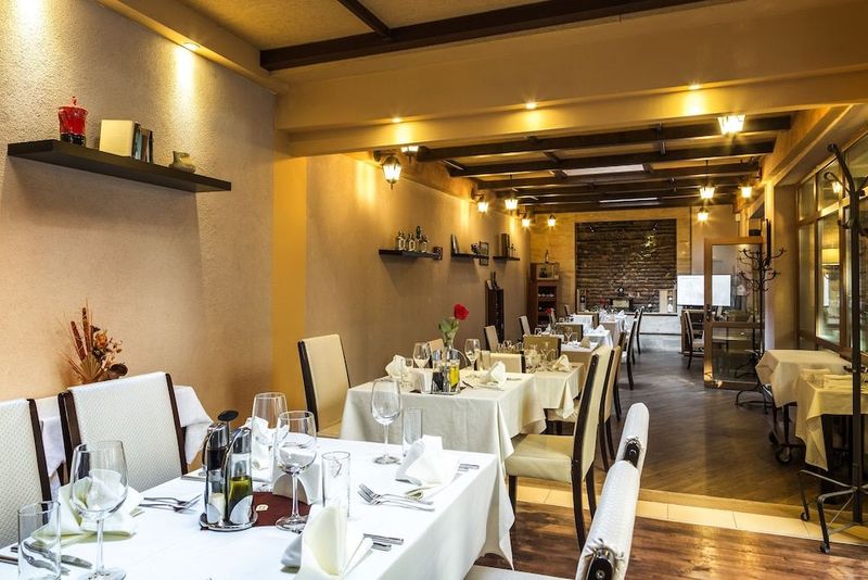 Best Western Plus Bristol Hotel - Image 4