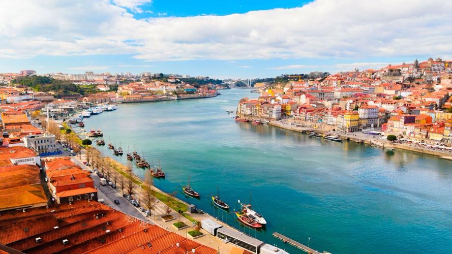 Utsikt utover Porto i Nord-Portugal