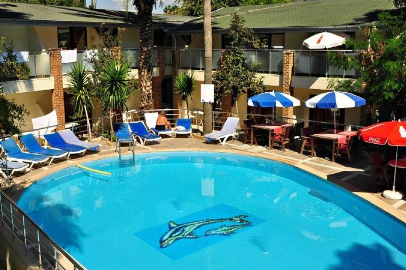 Tropic Hotel - Image 4