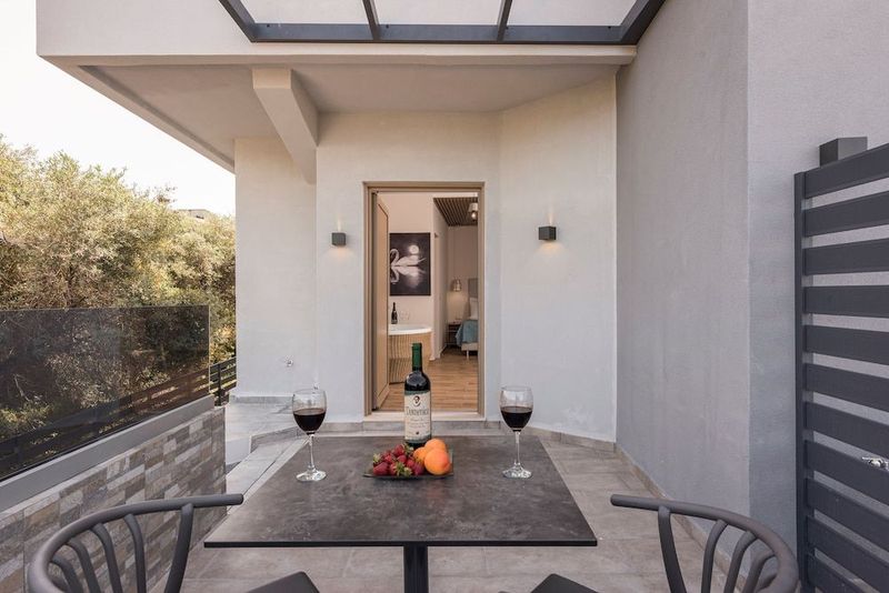 Aequor Luxury Rooms - Image 6