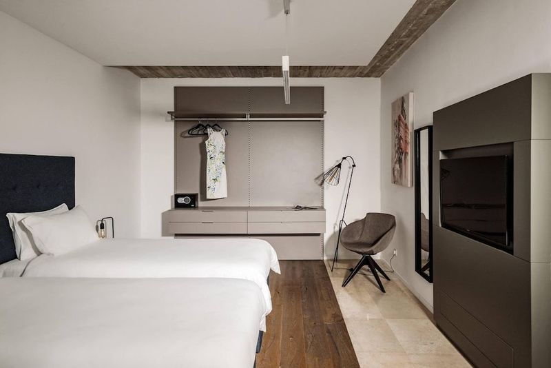 19 Rooms - Image 7