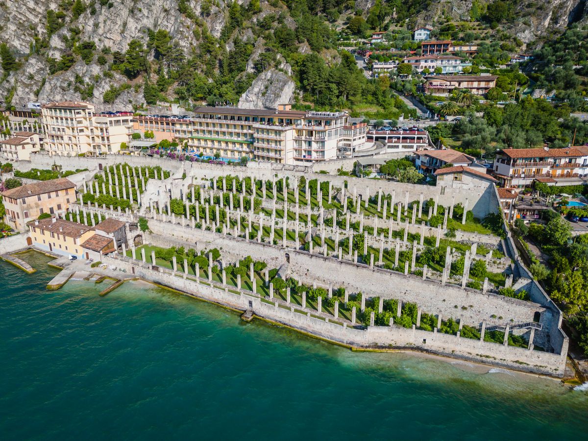Limonaia - de kjente sitron terrassene i Limone sul Garda ved Gardasjøen