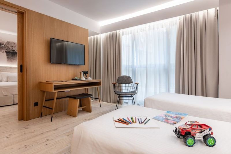 ibis Styles Heraklion Central - Image 9