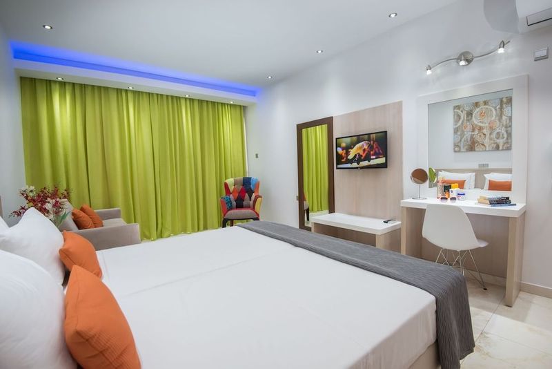 Loutsiana Hotel Apts - Image 8