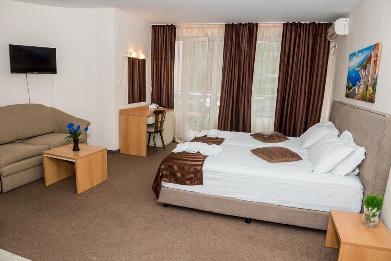 Central Hotel - Image 7
