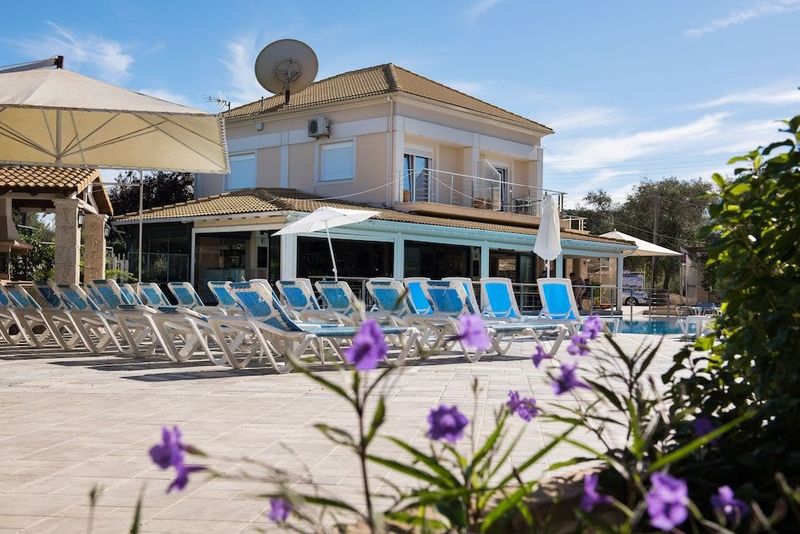 Kavos Plaza Hotel - Image 9