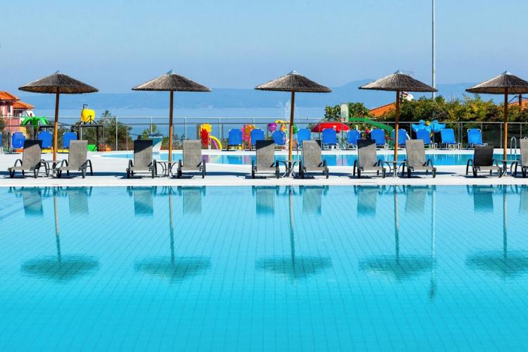 Atrium Hotel i Pefkochori tilbyr et stort, nydelig bassengområde og flere aktiviteter å delta i.