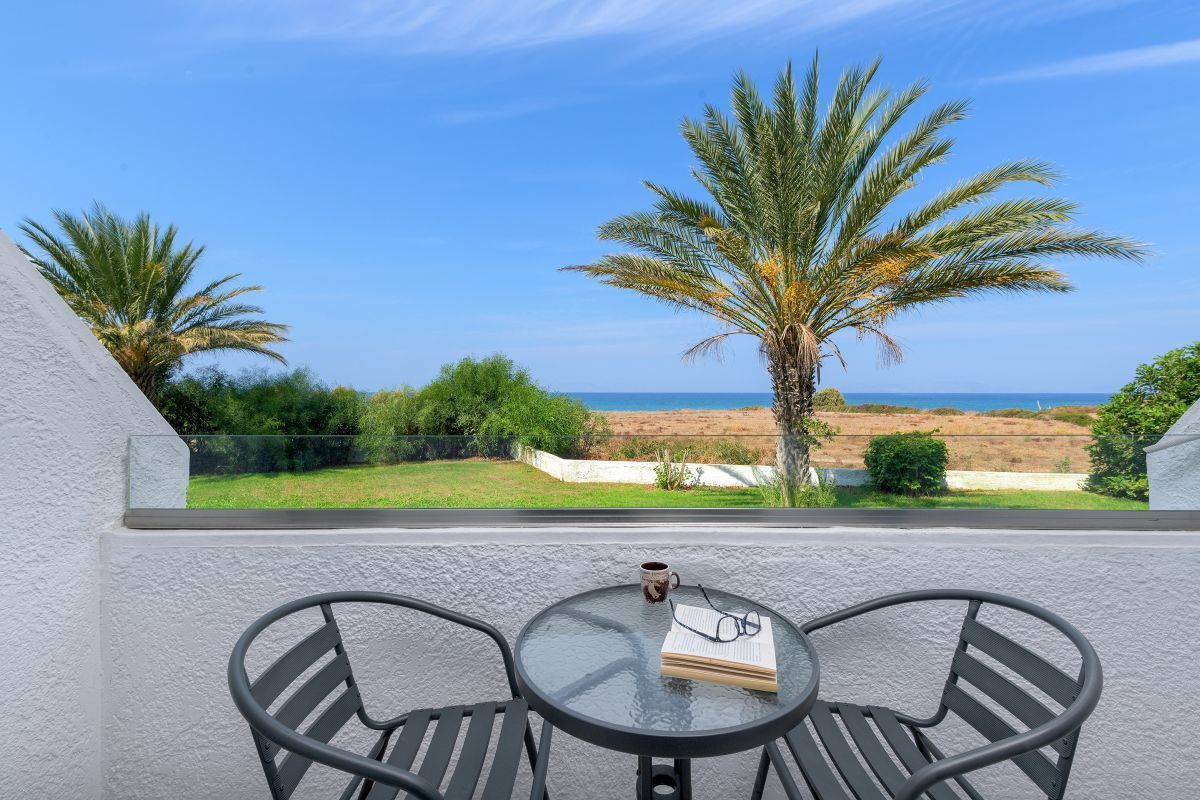 Nirvana Beach Hotel - Image 4