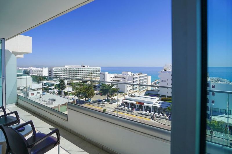 Melini Hotel Suites - Image 2