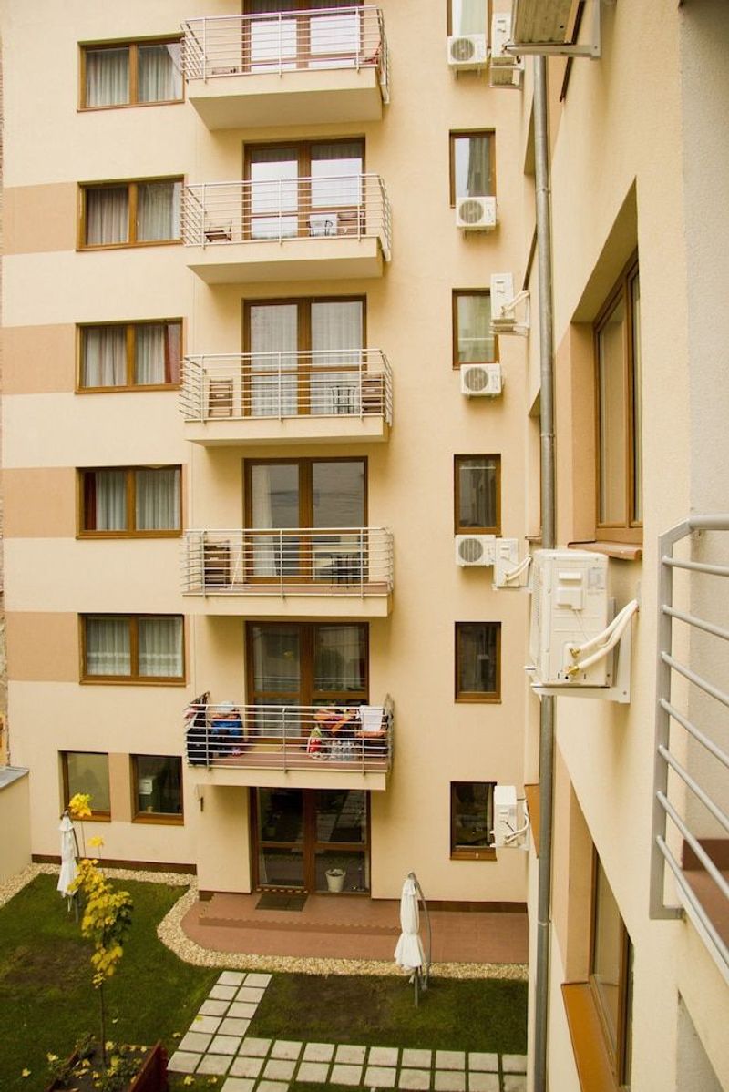 Corvin Plaza Apartments - Suites - Image 10