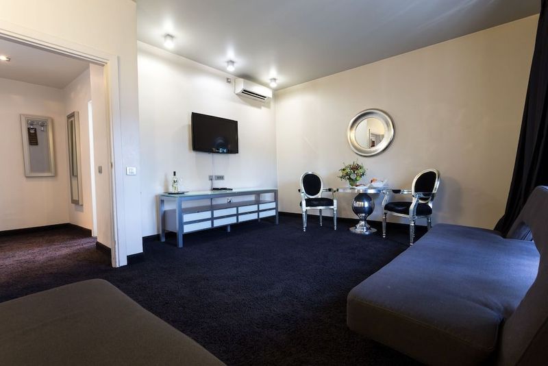 Hotel Central - Image 5