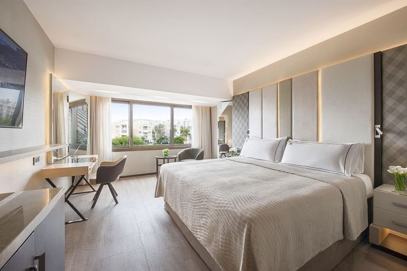 Four Seasons Hotel - Image 3