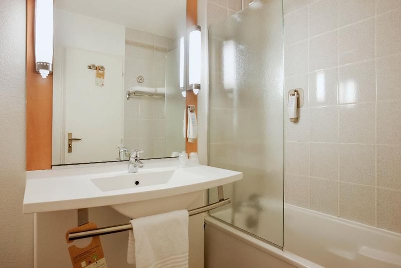easyHotel Nice Palais des Congres - Old Town - Image 7