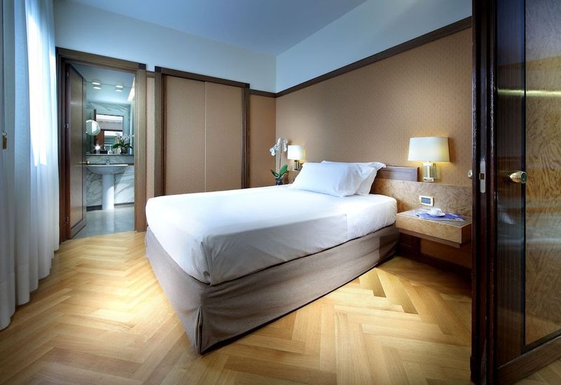 Majestic Hotel - Image 10