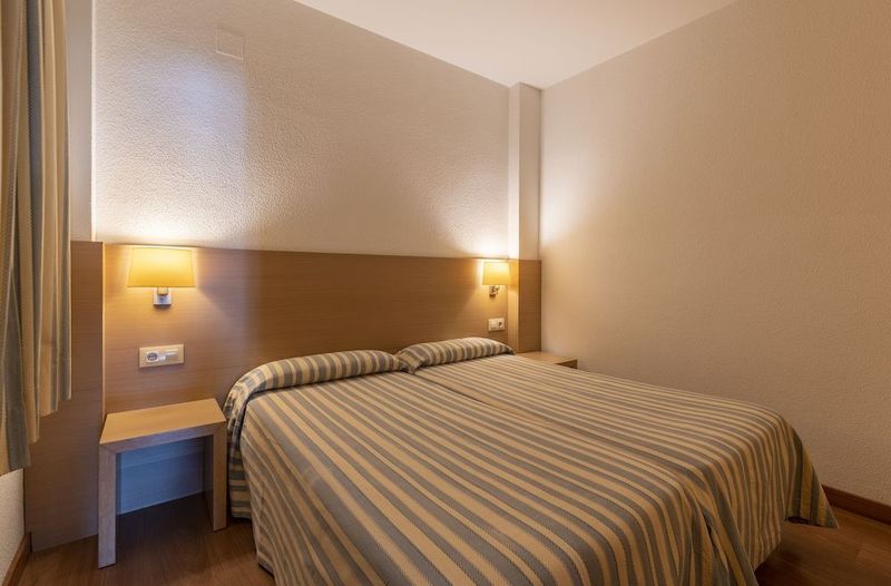 Almirall Apartaments - Image 3