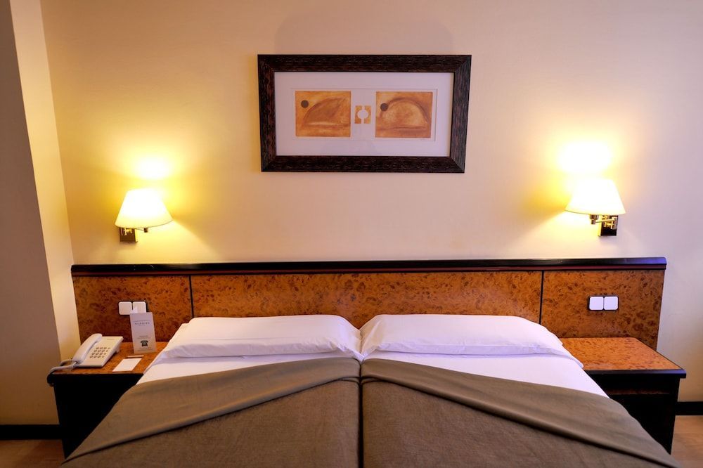 Glories Hotel - Image 3