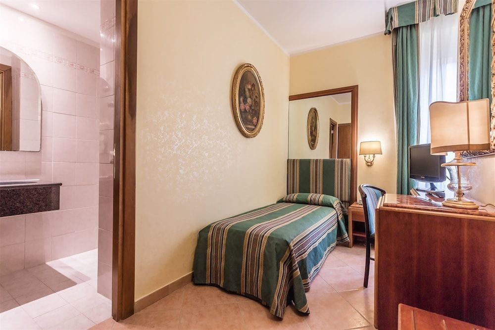 Raeli Hotel Lazio - Image 9