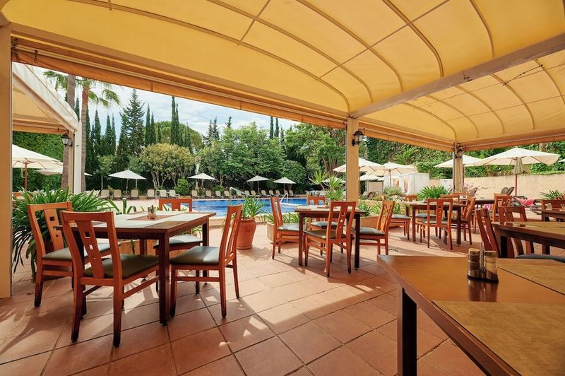 Roc Oberoy Hotel - Image 5