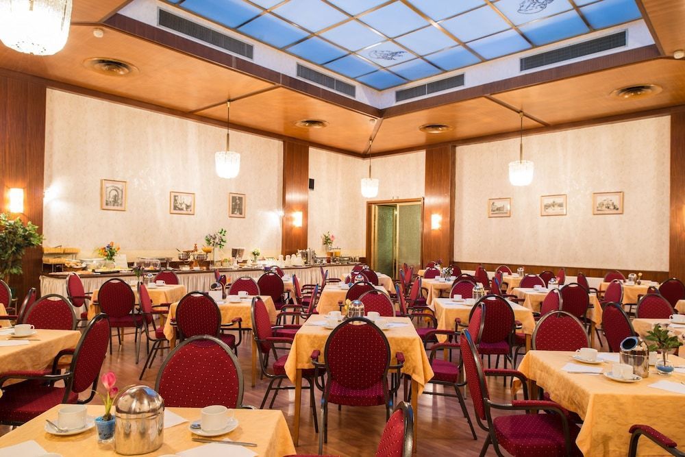 Hotel Mozart - Image 7