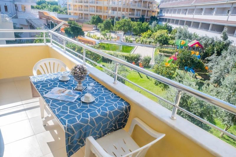 Cats Garden Hotel - Image 2