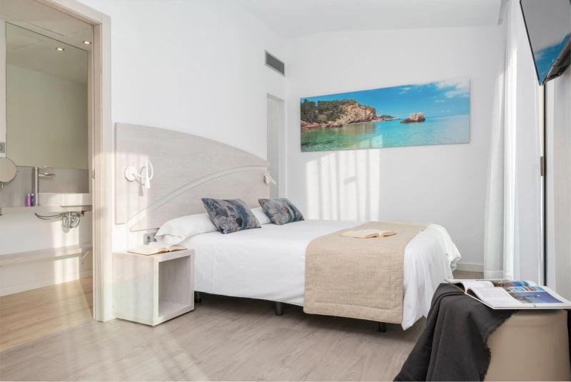 Llaut Boutique Hotel - Image 7