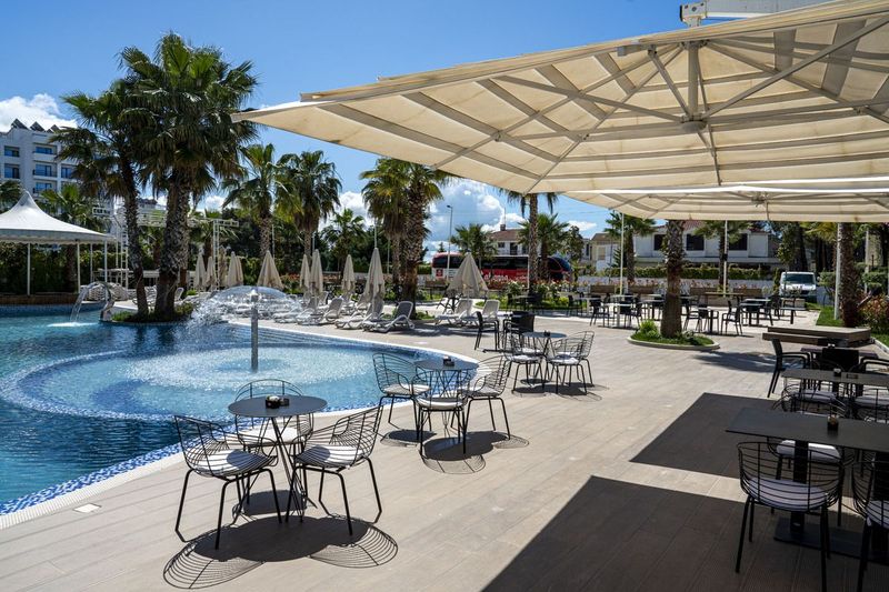 Henry Resort & SPA - Image 2