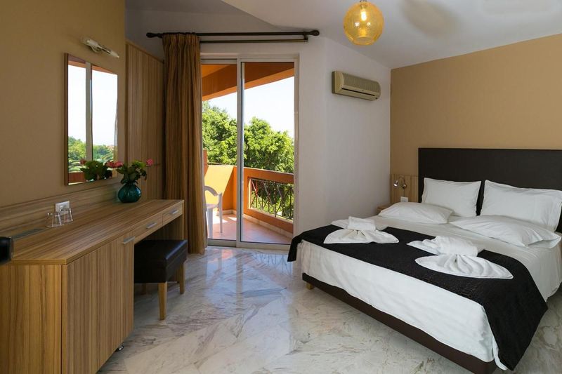Elotia Hotel - Image 3