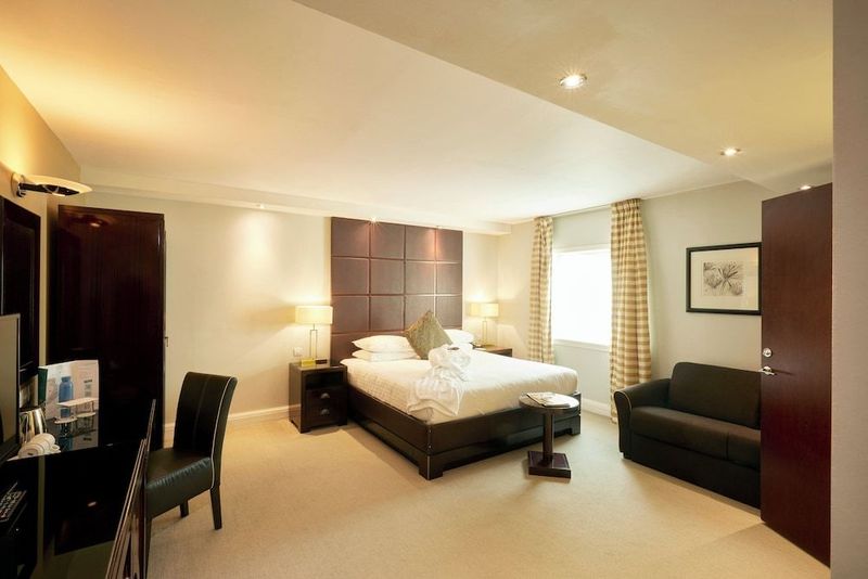 Stamford Bridge Hotel London - Image 10