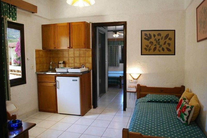 ILIOSTASI BEACH Apartments - Image 4
