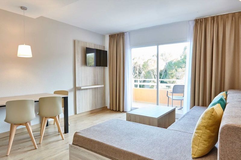 Universal Apartamentos Laguna Garden - Image 4