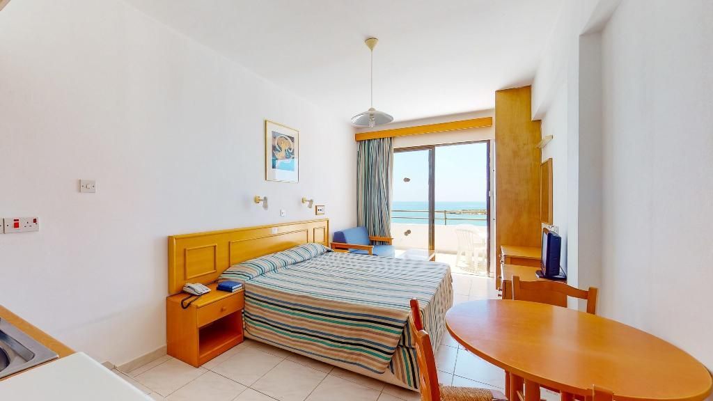 Corallia Beach Hotel Apartments - Image 4