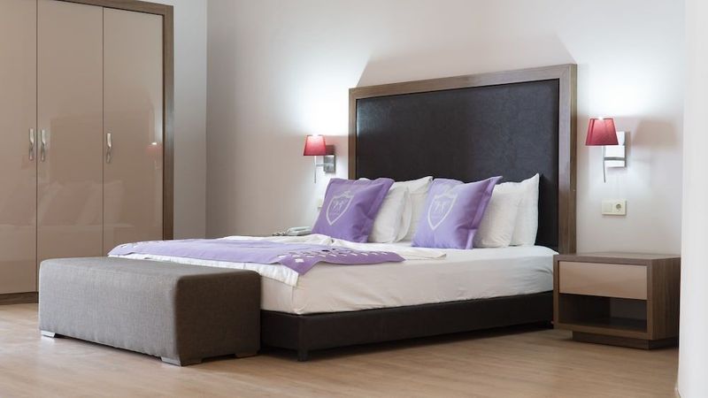 Ladies Beach Residence - Image 2