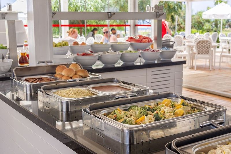 Glamour Resort & Spa - Image 8
