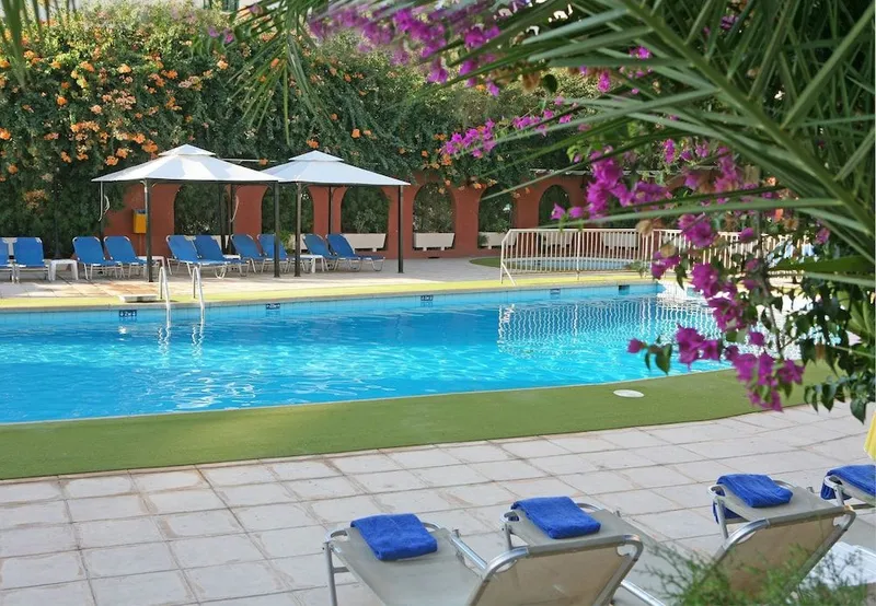 Navarria Hotel