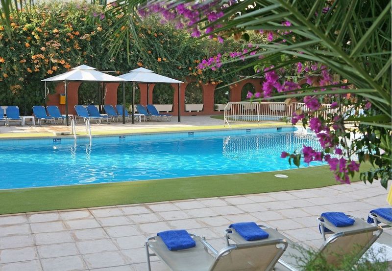 Navarria Hotel - Image 1