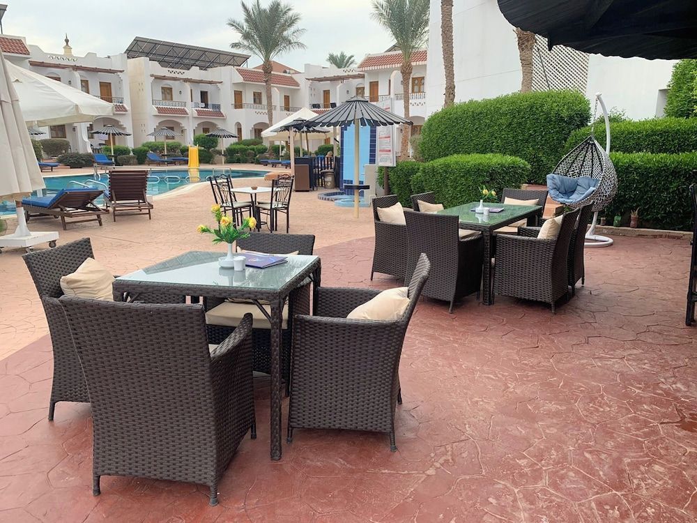 Dive Inn Resort - Image 6