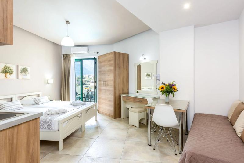 Amalia Apartments & Studios - Image 4