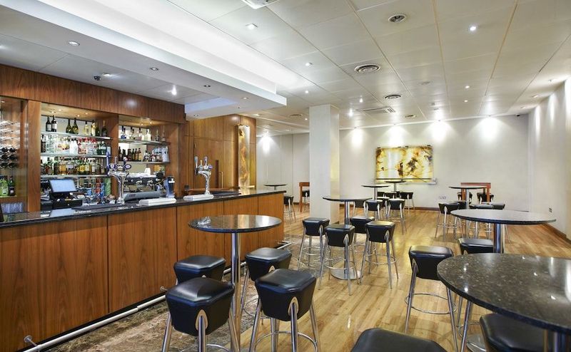 Central Park Hotel - Image 8