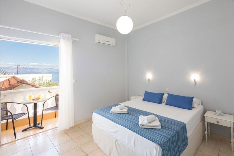 Bella Vista Hotel and Studios - Image 3