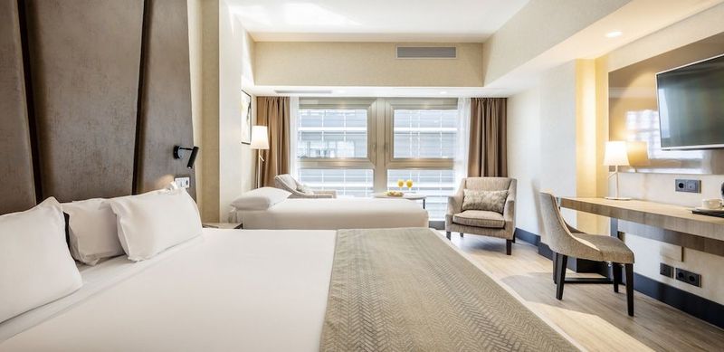 Hotel ILUNION Malaga - Image 5