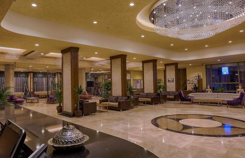 Pasa Beach Hotel - Image 4