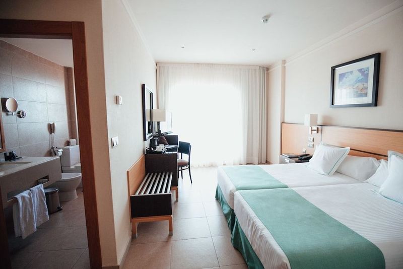 Poseidon La Manga Hotel & Spa - Image 2