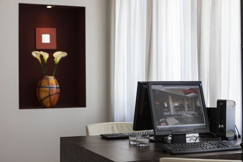 Smart Holiday - Image 10