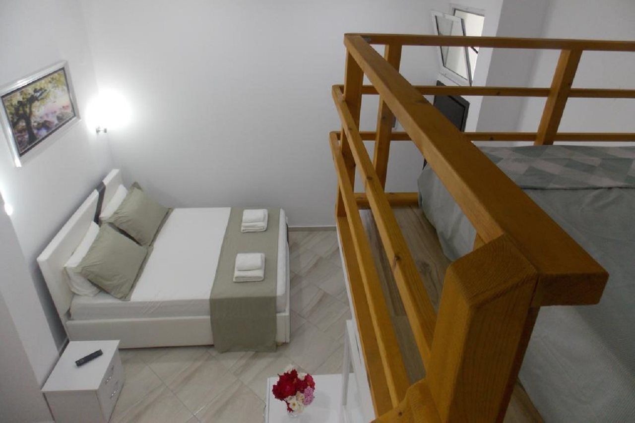 Hotel Chris - Image 4