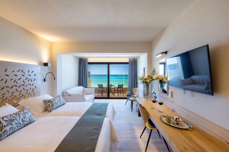 Atlantis Beach Hotel - Image 10