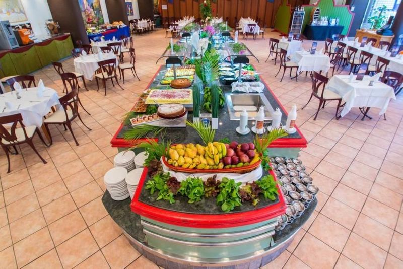 HL Club Playa Blanca Hotel - Image 7